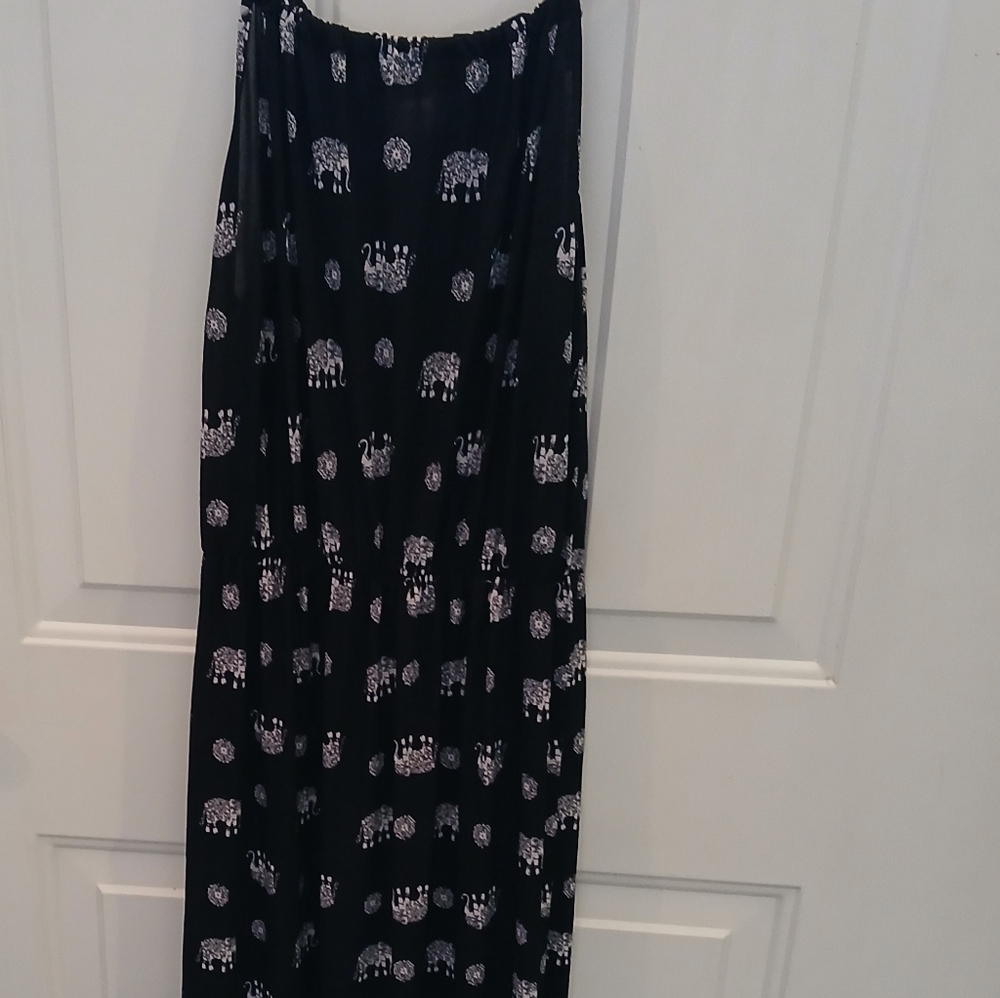 Elegant Black and White Elephant Print Drawstring Neckline. Size M
